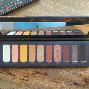 BRand New in Box Melt Rust Palette
